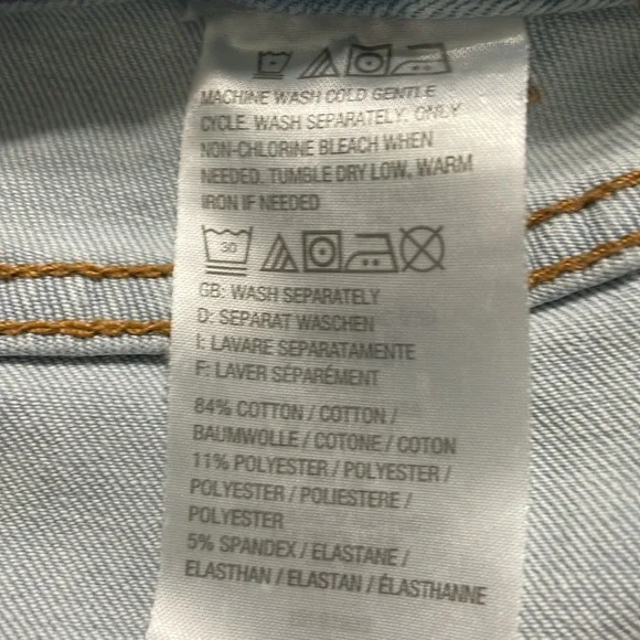 C Wonder jeans crop/capri size 22W light wash 5 pocket style button/zip closure - Picture 7 of 13